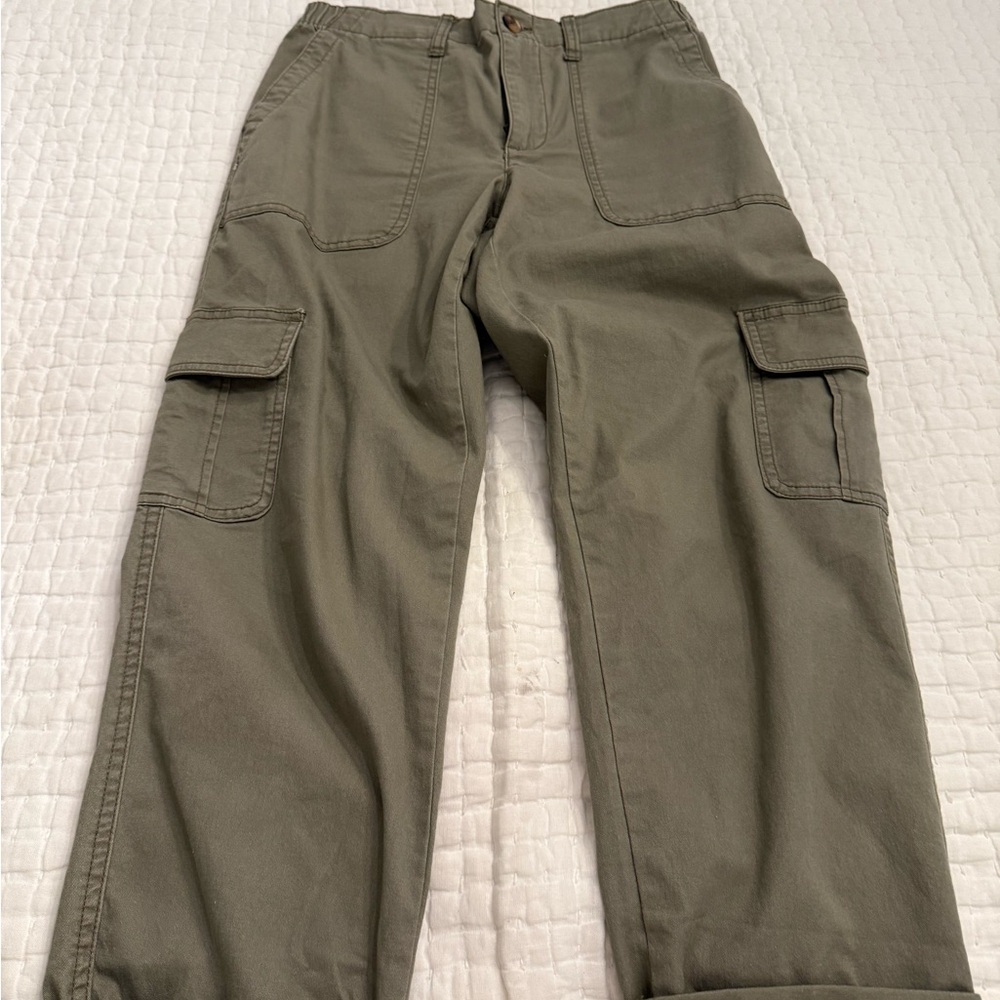 Women’s small petite Olive Cargo Pants